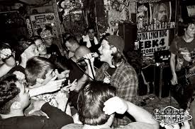 imagen de la banda en vivo